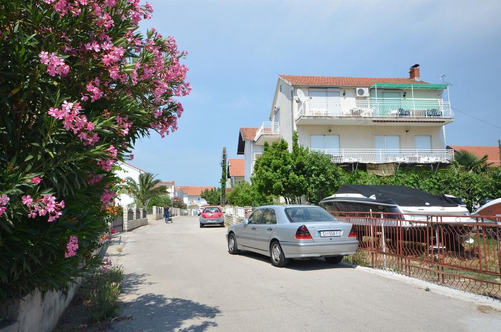 Apartments Ivan Vodice Eksteriør bilde
